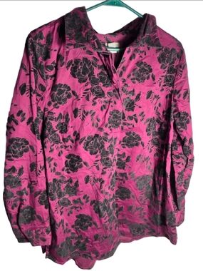 Women's Chico's Button Down Shirt Size 2 Magenta Black Floral Print